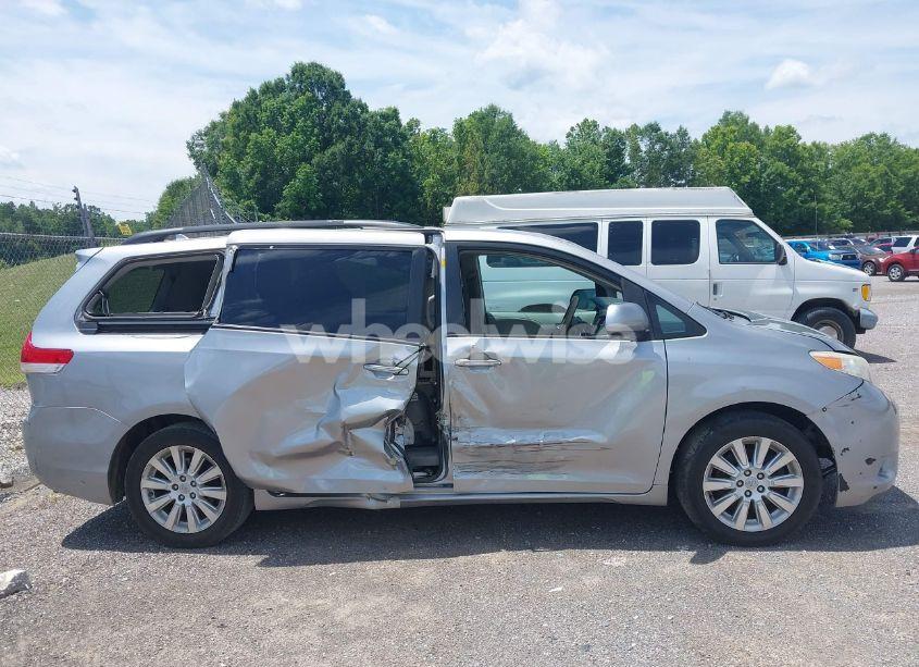 Photo 13 of 2012 Toyota Sienna XLE 7 PASSENGER (VIN 5TDDK3DCXCS032053)