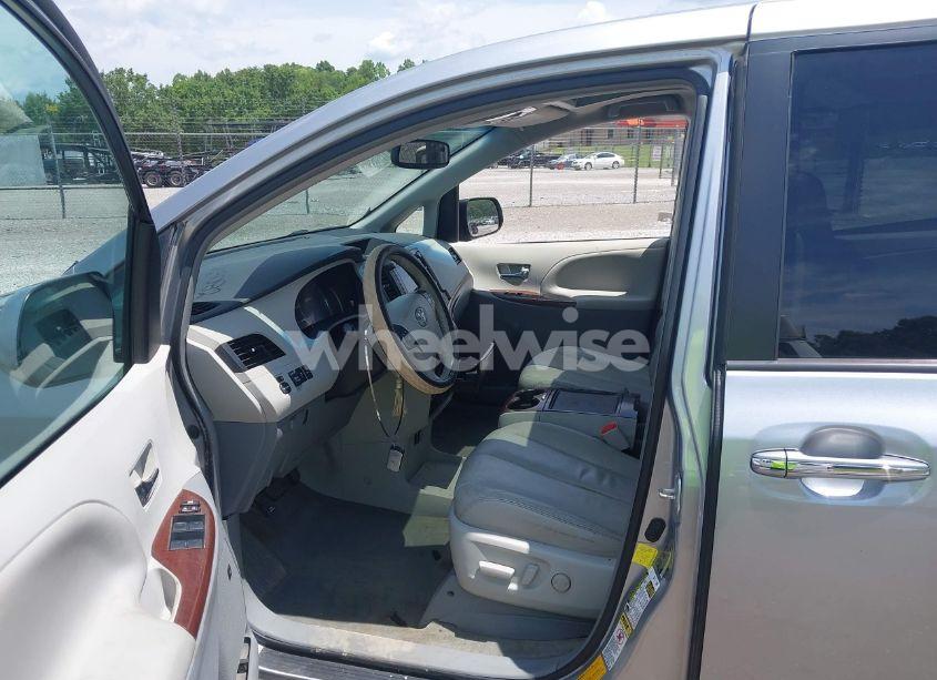 Photo 5 of 2012 Toyota Sienna XLE 7 PASSENGER (VIN 5TDDK3DCXCS032053)