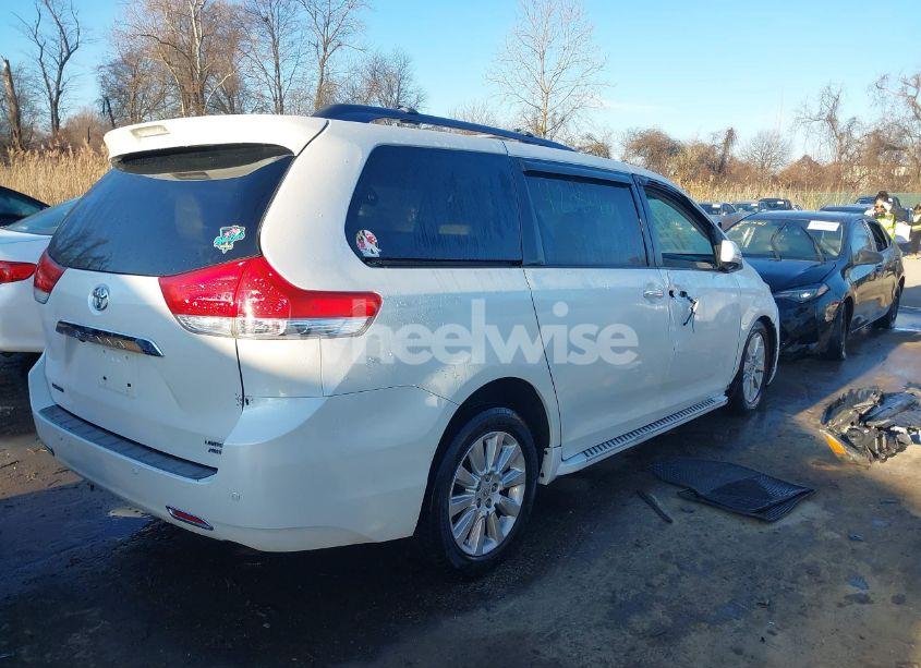 Photo 4 of 2012 Toyota Sienna XLE/LIMITED (VIN 5TDDK3DCXCS032344)