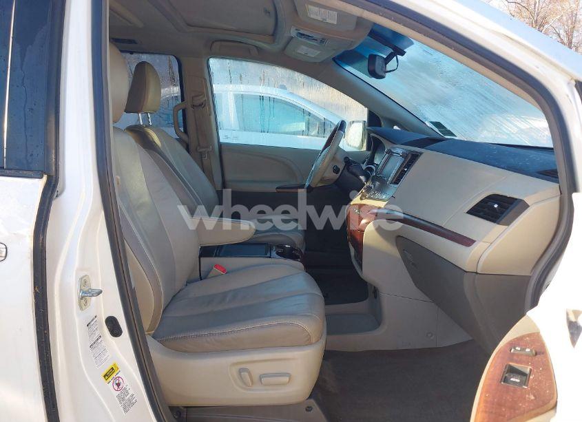 Photo 5 of 2012 Toyota Sienna XLE/LIMITED (VIN 5TDDK3DCXCS032344)