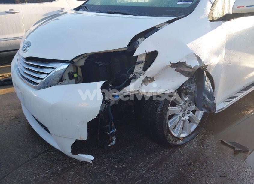 Photo 6 of 2012 Toyota Sienna XLE/LIMITED (VIN 5TDDK3DCXCS032344)