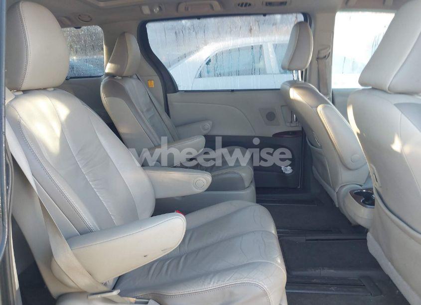 Photo 8 of 2012 Toyota Sienna XLE/LIMITED (VIN 5TDDK3DCXCS032344)