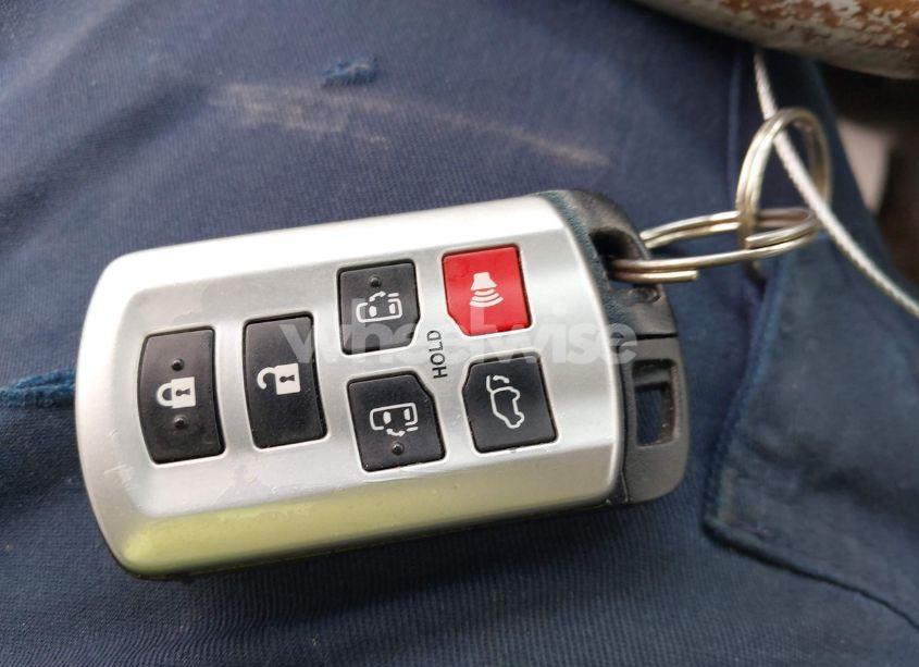 Photo 11 of 2012 Toyota Sienna XLE 7 PASSENGER (VIN 5TDDK3DCXCS033249)