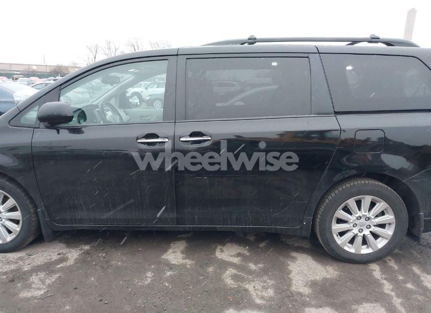 Photo 13 of 2014 Toyota Sienna XLE/LIMITED (VIN 5TDDK3DCXES076542)