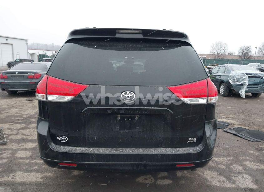 Photo 15 of 2014 Toyota Sienna XLE/LIMITED (VIN 5TDDK3DCXES076542)