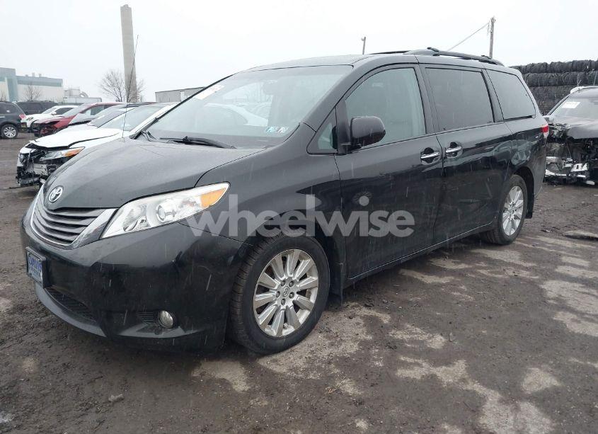 Photo 2 of 2014 Toyota Sienna XLE/LIMITED (VIN 5TDDK3DCXES076542)