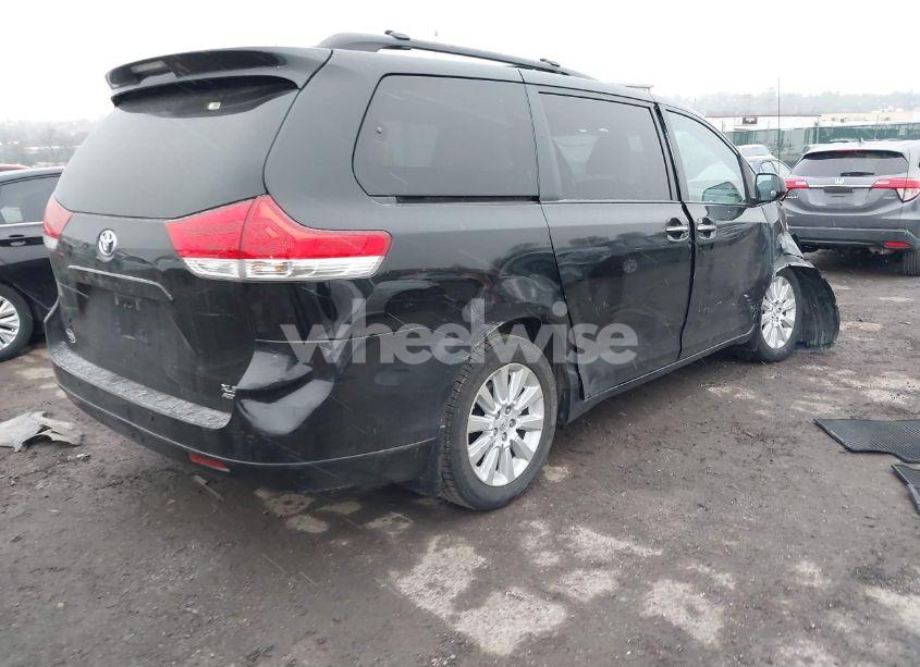 Photo 4 of 2014 Toyota Sienna XLE/LIMITED (VIN 5TDDK3DCXES076542)