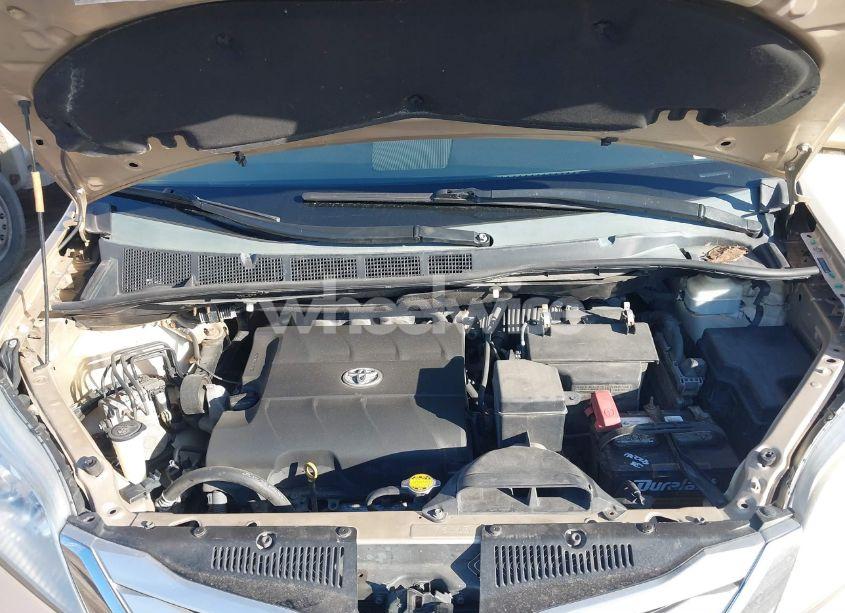 Photo 10 of 2014 Toyota Sienna XLE/LIMITED (VIN 5TDDK3DCXES088559)