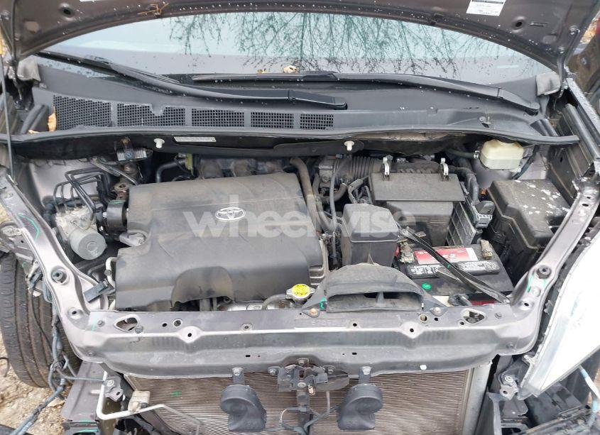 Photo 10 of 2015 Toyota Sienna XLE/LIMITED (VIN 5TDDK3DCXFS100341)