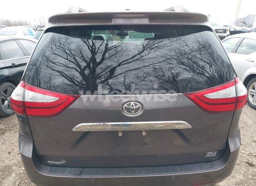 Photo 16 of 2015 Toyota Sienna XLE/LIMITED (VIN 5TDDK3DCXFS100341)