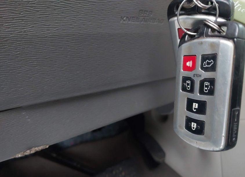 Photo 11 of 2015 Toyota Sienna XLE/LIMITED (VIN 5TDDK3DCXFS104504)