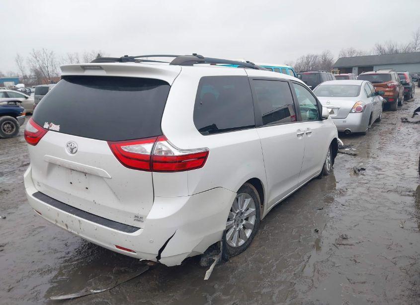 Photo 4 of 2015 Toyota Sienna XLE/LIMITED (VIN 5TDDK3DCXFS104504)