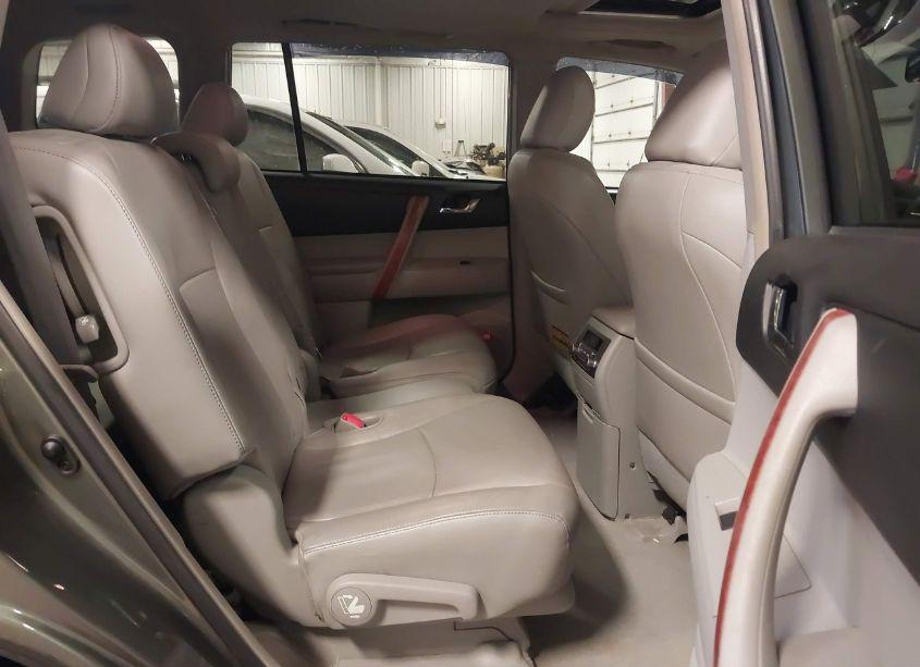 Photo 8 of 2010 Toyota Highlander LIMITED (VIN 5TDDK3EH0AS017245)