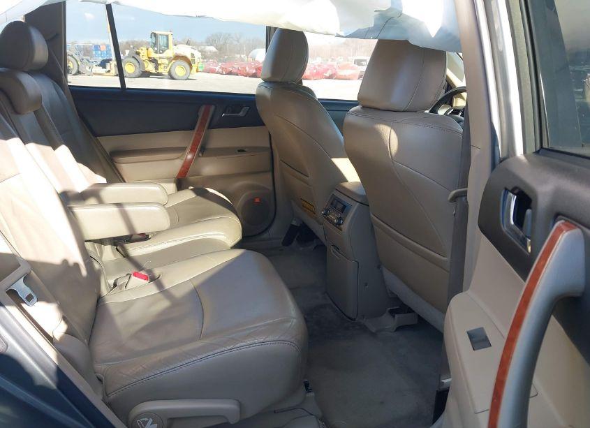 Photo 8 of 2010 Toyota Highlander LIMITED V6 (VIN 5TDDK3EH0AS023997)