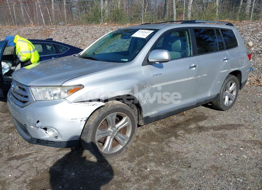 Photo 2 of 2013 Toyota Highlander LIMITED V6 (VIN 5TDDK3EH0DS252295)