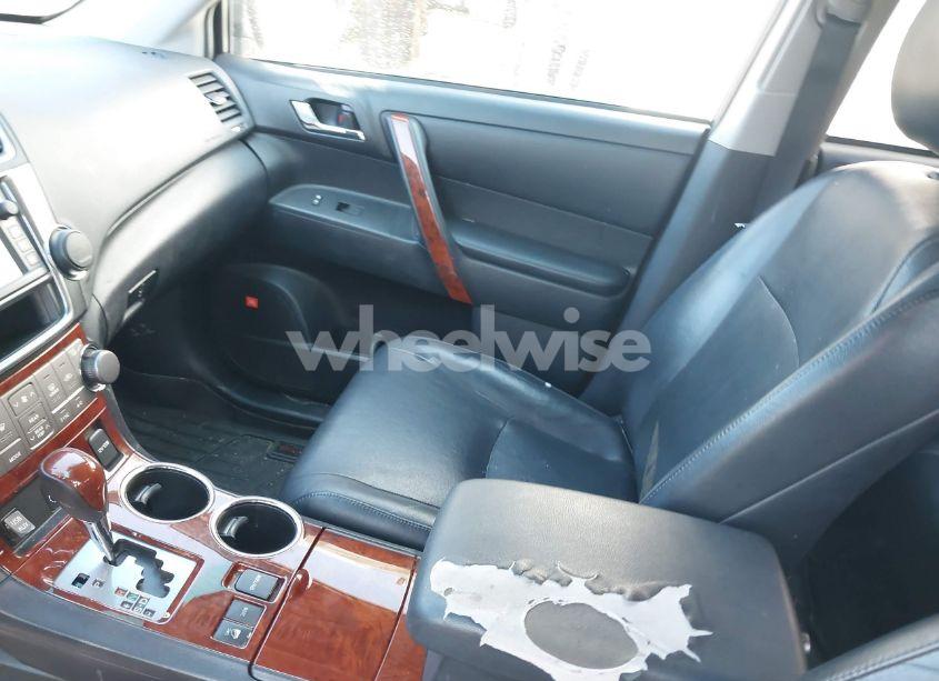 Photo 5 of 2013 Toyota Highlander LIMITED (VIN 5TDDK3EH1DS213456)