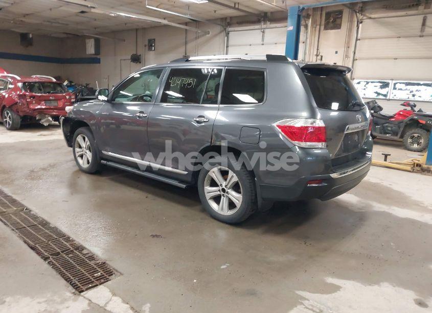 Photo 3 of 2013 Toyota Highlander LIMITED V6 (VIN 5TDDK3EH1DS271468)