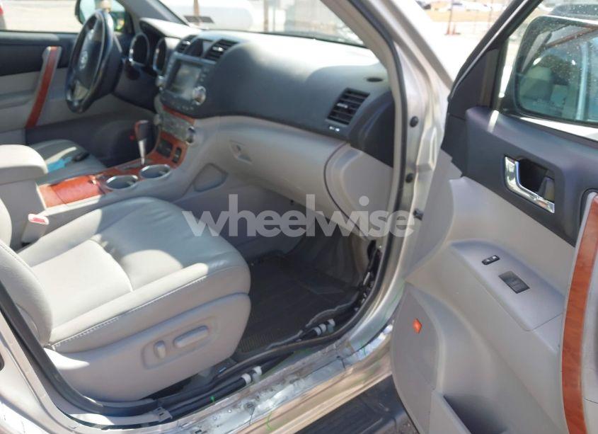 Photo 5 of 2010 Toyota Highlander LIMITED (VIN 5TDDK3EH3AS030488)