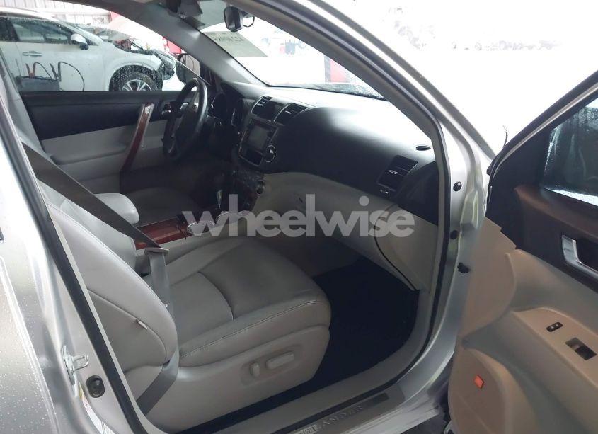 Photo 5 of 2013 Toyota Highlander LIMITED V6 (VIN 5TDDK3EH3DS175566)