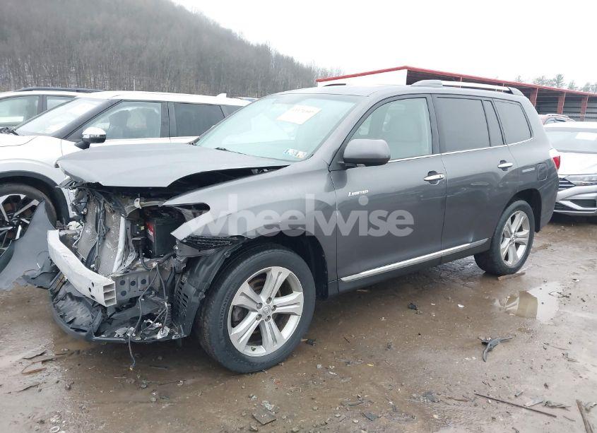 Photo 2 of 2013 Toyota Highlander LIMITED V6 (VIN 5TDDK3EH3DS187717)