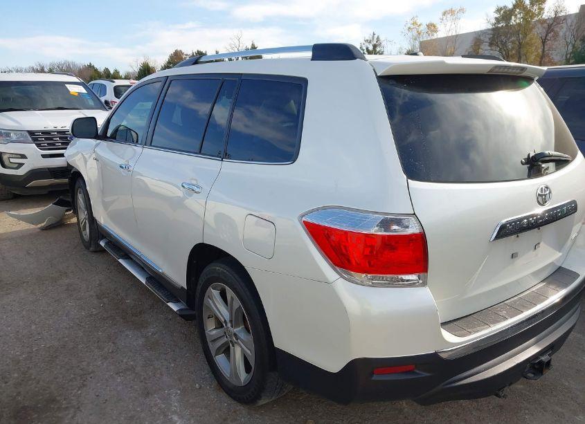 Photo 3 of 2013 Toyota Highlander LIMITED V6 (VIN 5TDDK3EH3DS214320)
