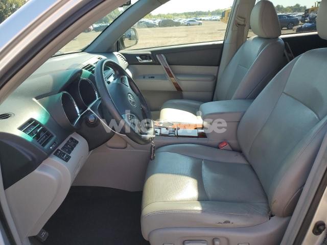 Photo 4 of 2013 TOYOTA HIGHLANDER LIMITED (VIN 5TDDK3EH3DS217931)