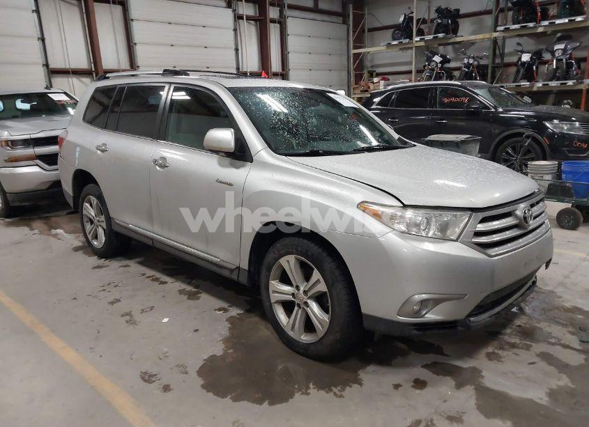 2013 Toyota Highlander LIMITED V6 (VIN 5TDDK3EH3DS244711) main photo
