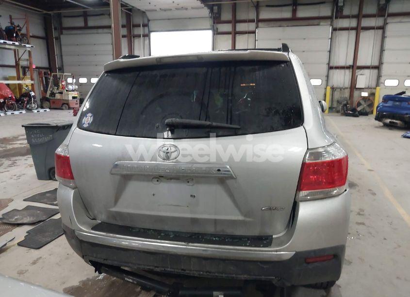 Photo 16 of 2013 Toyota Highlander LIMITED V6 (VIN 5TDDK3EH3DS244711)