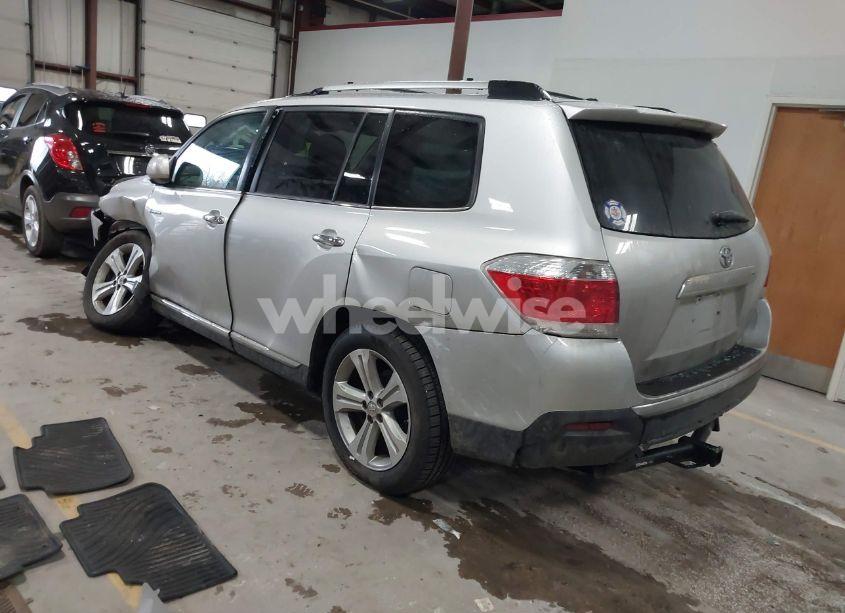 Photo 3 of 2013 Toyota Highlander LIMITED V6 (VIN 5TDDK3EH3DS244711)