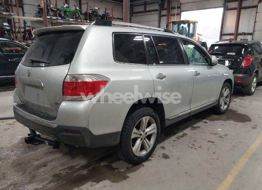 Photo 4 of 2013 Toyota Highlander LIMITED V6 (VIN 5TDDK3EH3DS244711)