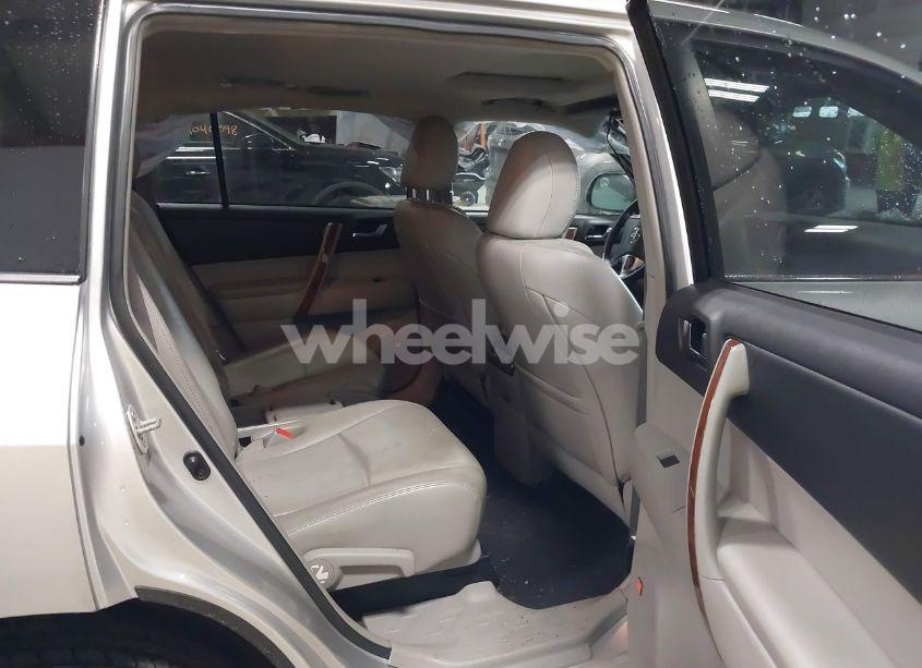 Photo 8 of 2013 Toyota Highlander LIMITED V6 (VIN 5TDDK3EH3DS244711)