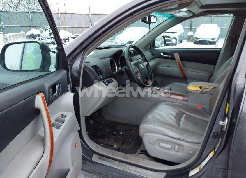 Photo 17 of 2010 Toyota Highlander LIMITED V6 (VIN 5TDDK3EH4AS004918)