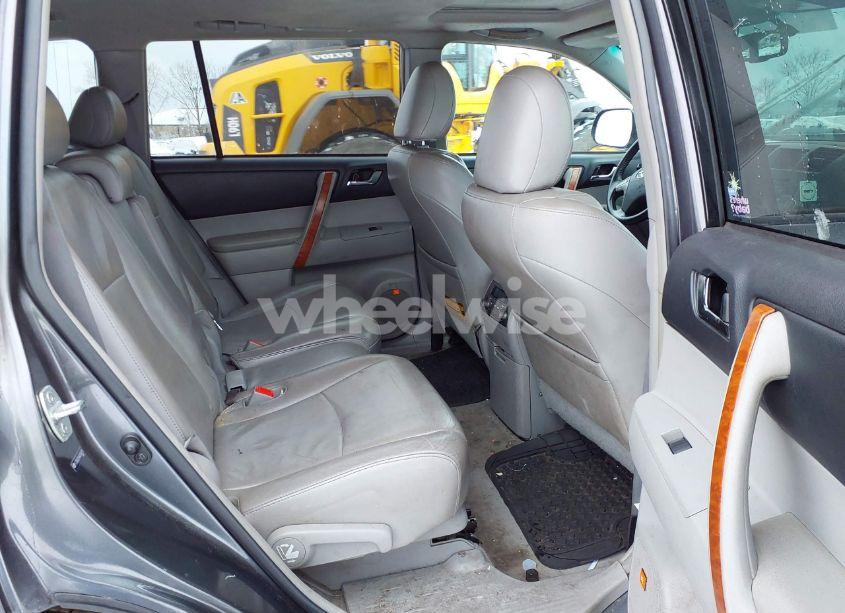 Photo 8 of 2010 Toyota Highlander LIMITED V6 (VIN 5TDDK3EH4AS004918)