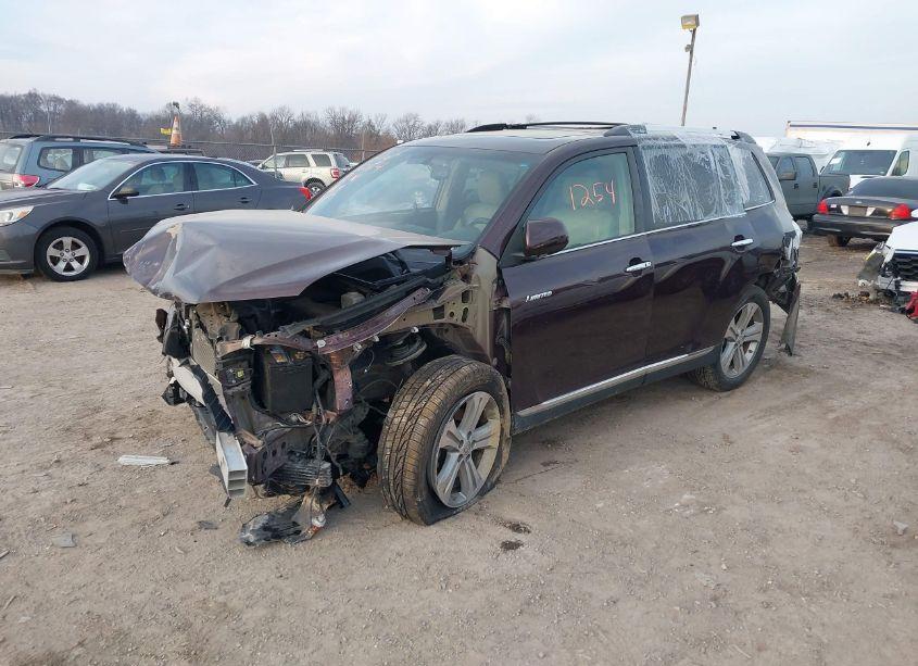 Photo 2 of 2013 Toyota Highlander LIMITED V6 (VIN 5TDDK3EH4DS184101)