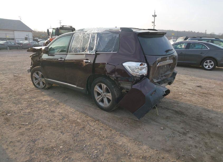 Photo 3 of 2013 Toyota Highlander LIMITED V6 (VIN 5TDDK3EH4DS184101)