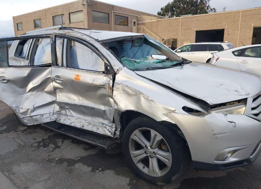 Photo 6 of 2013 Toyota Highlander LIMITED V6 (VIN 5TDDK3EH4DS234348)