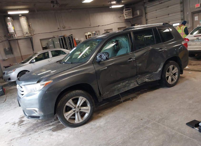 Photo 2 of 2013 Toyota Highlander LIMITED V6 (VIN 5TDDK3EH4DS253224)