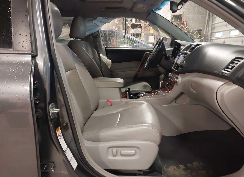 Photo 5 of 2013 Toyota Highlander LIMITED V6 (VIN 5TDDK3EH4DS253224)