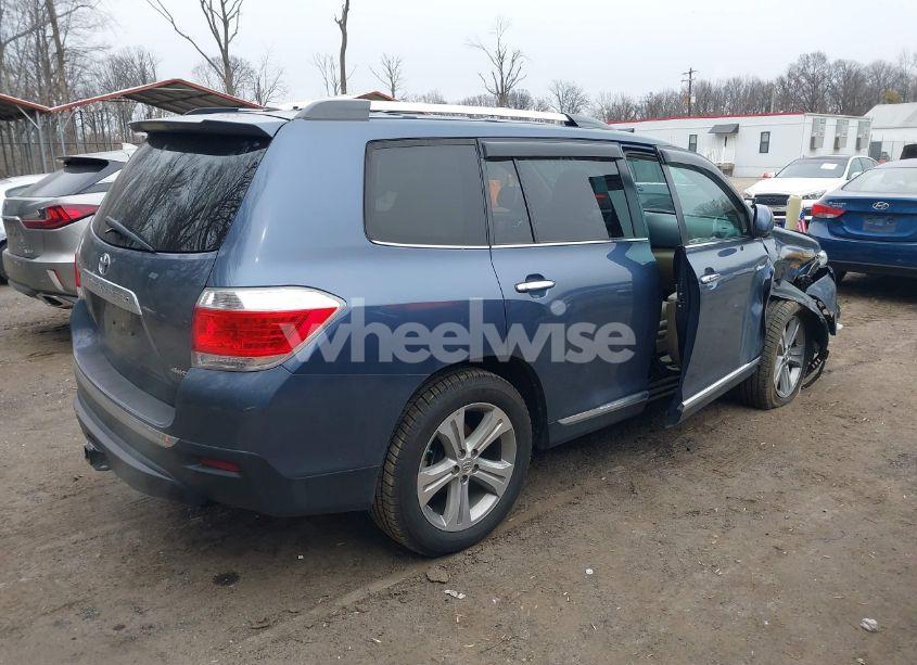 Photo 4 of 2013 Toyota Highlander LIMITED V6 (VIN 5TDDK3EH4DS279144)