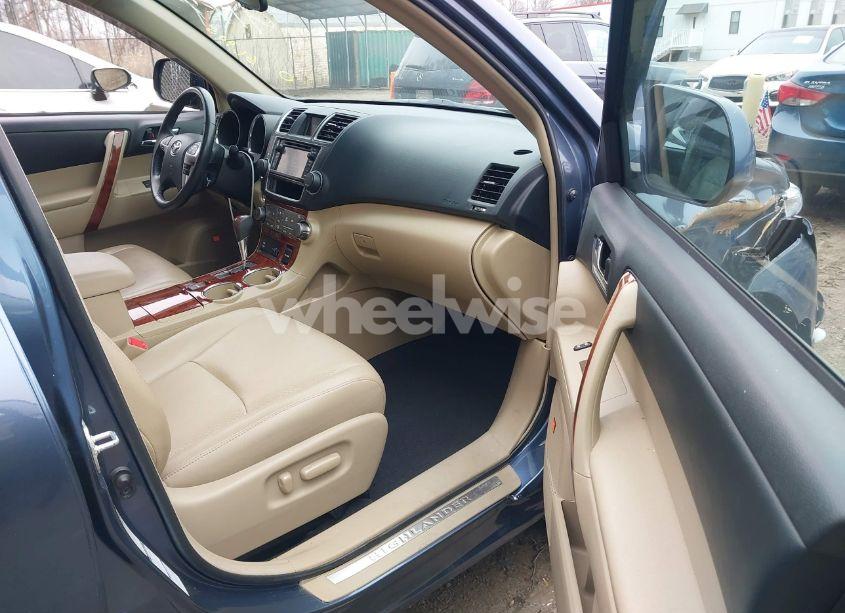 Photo 5 of 2013 Toyota Highlander LIMITED V6 (VIN 5TDDK3EH4DS279144)