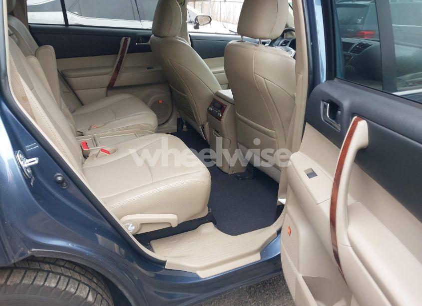 Photo 8 of 2013 Toyota Highlander LIMITED V6 (VIN 5TDDK3EH4DS279144)