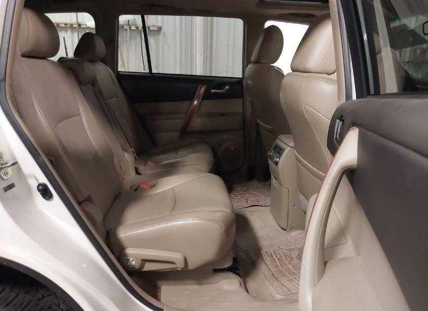 Photo 8 of 2010 Toyota Highlander LIMITED V6 (VIN 5TDDK3EH5AS026054)