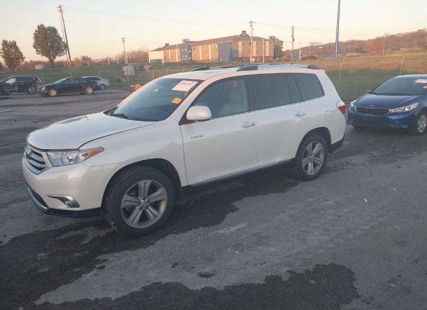 Photo 2 of 2013 Toyota Highlander LIMITED V6 (VIN 5TDDK3EH5DS194636)