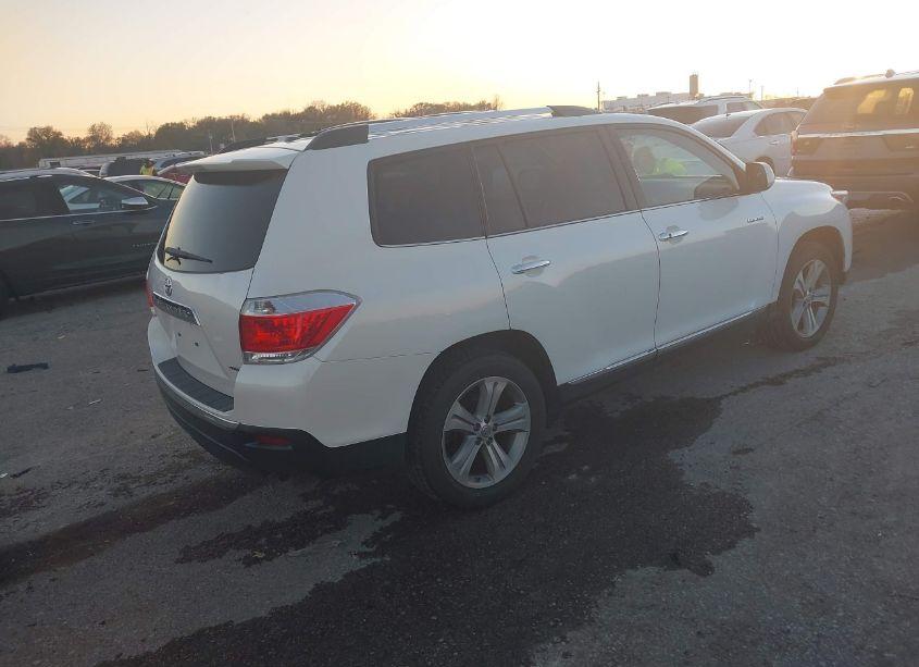 Photo 4 of 2013 Toyota Highlander LIMITED V6 (VIN 5TDDK3EH5DS194636)