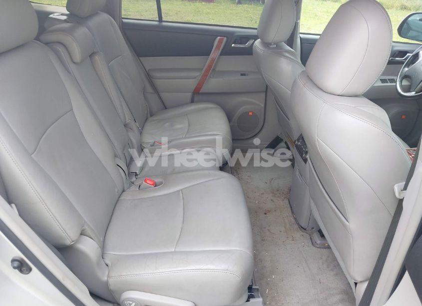 Photo 8 of 2010 Toyota Highlander LIMITED V6 (VIN 5TDDK3EH6AS025205)