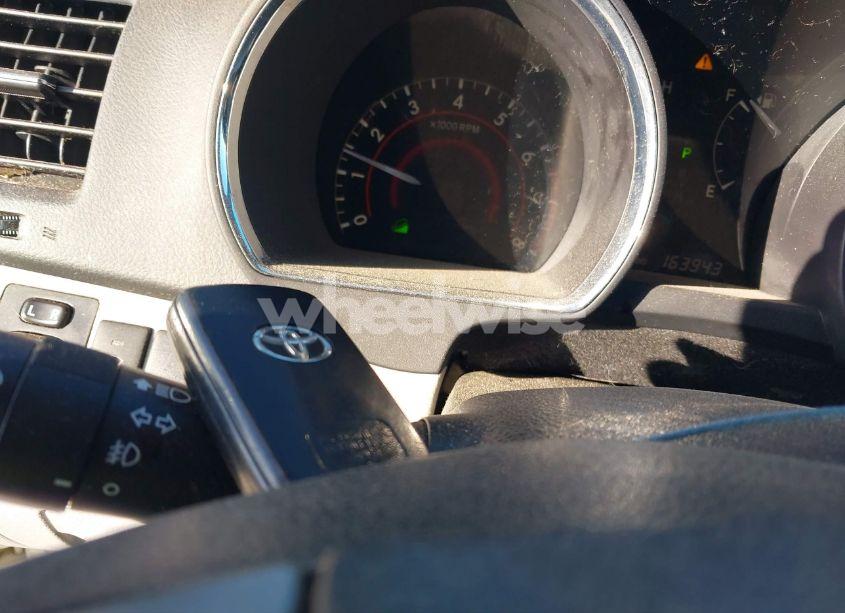 Photo 11 of 2010 Toyota Highlander LIMITED V6 (VIN 5TDDK3EH6AS025804)