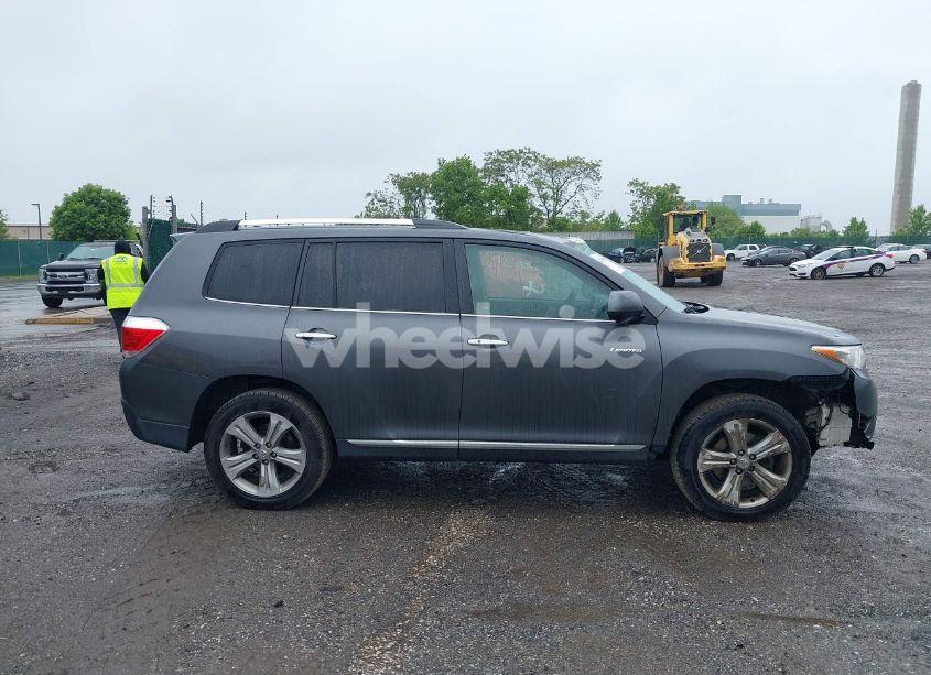 Photo 13 of 2012 Toyota Highlander LIMITED V6 (VIN 5TDDK3EH6CS107339)