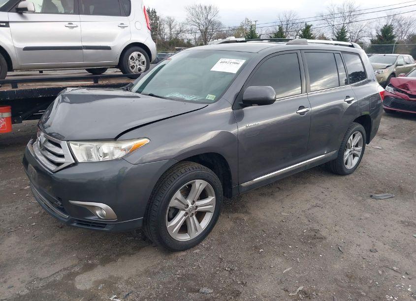 Photo 2 of 2013 Toyota Highlander LIMITED V6 (VIN 5TDDK3EH6DS233248)