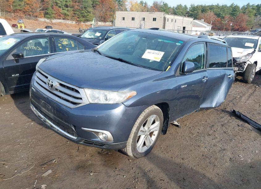 Photo 2 of 2013 Toyota Highlander LIMITED V6 (VIN 5TDDK3EH6DS242323)