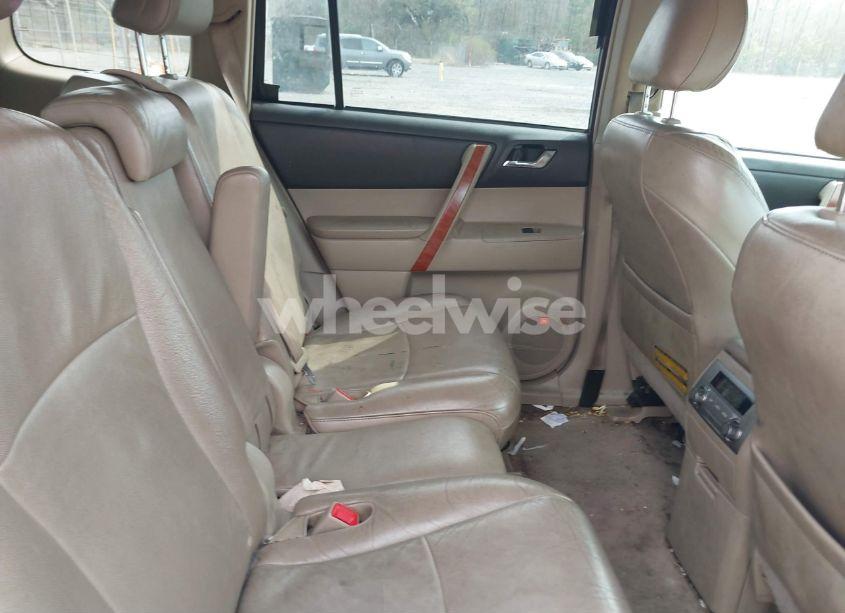 Photo 8 of 2010 Toyota Highlander LIMITED V6 (VIN 5TDDK3EH7AS012477)